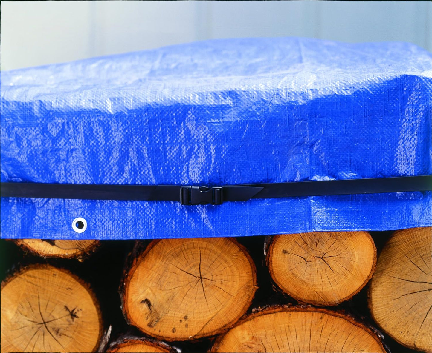 EPDM Rubber Gear Strapz on Wood logs